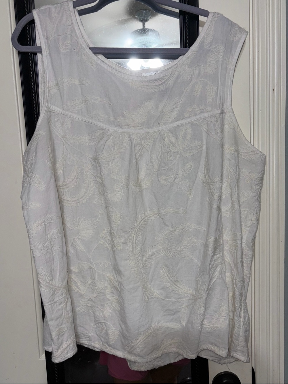GAP White Embroidered Sleeveless Tank Top